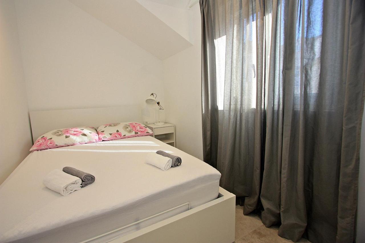 Apartman Ivana Supetar Exterior photo